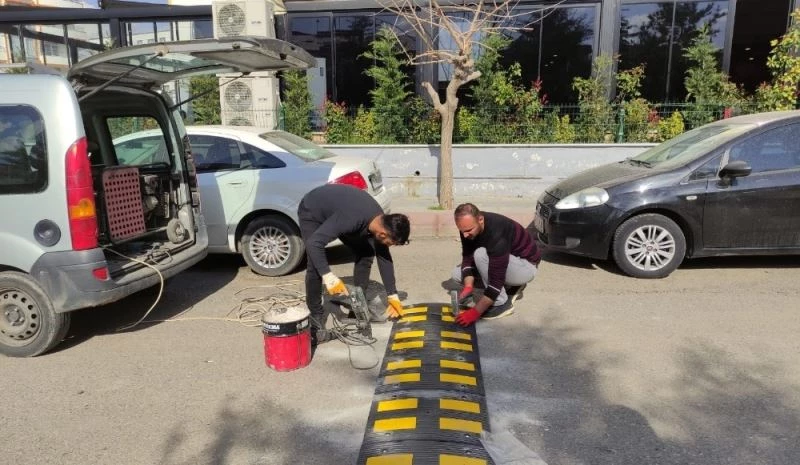 Siirt Belediyesi kazaların önüne geçmek için kasis çalışmalarını hızlandırdı
