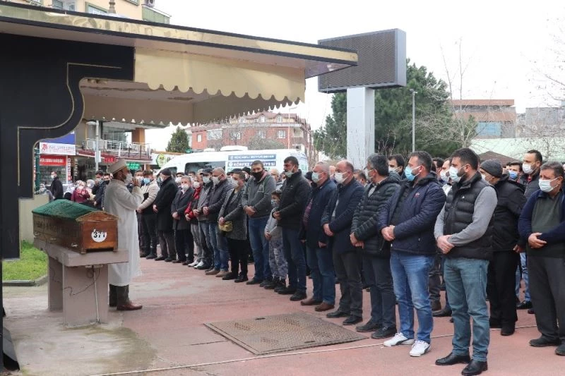 Ağabeyinin yanında silahlı saldırıya uğramıştı, cenazesi toprağa verildi
