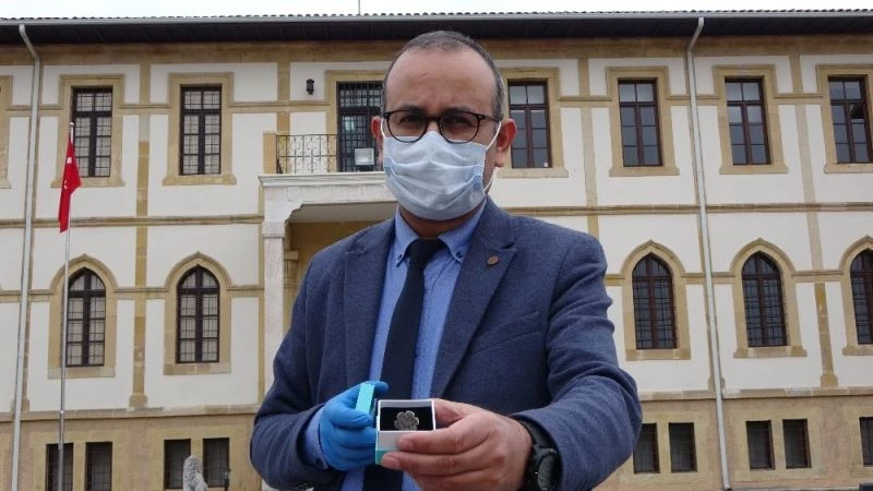 Tarlada bulunan 3500 yıllık mühür ilk kez görüntülendi
