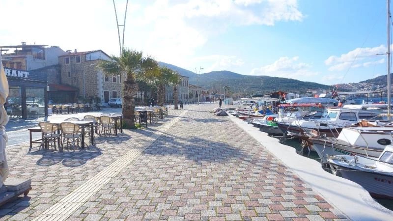 Foça’da kaçak avlanma balıkçılığı tehdit ediyor
