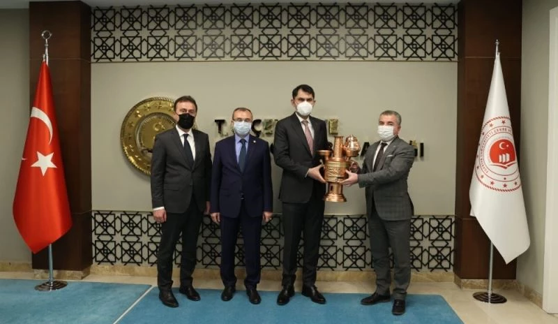 Başkan Özdemir: “İlçemiz adına önemli kazanımların olduğu bir ziyaret gerçekleştirdik”
