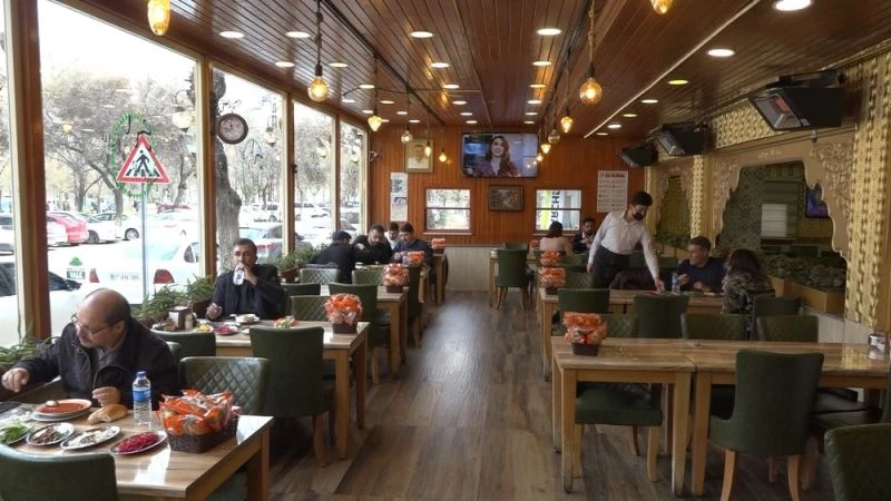 Normalleşmede Gaziantepliler beyrana koştu
