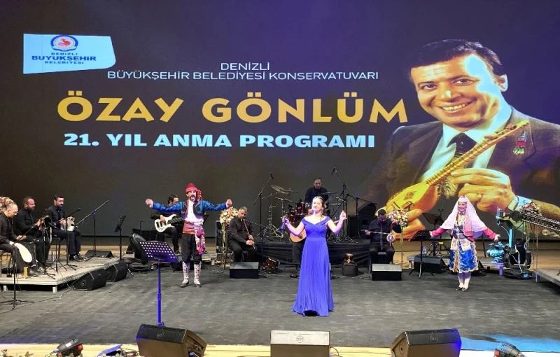 Özay Gönlüm düzenlenen online konser ile anıldı
