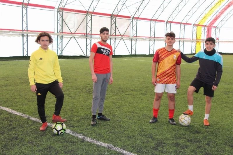 Nevşehir’de halı sahalar hizmet vermeye başladı
