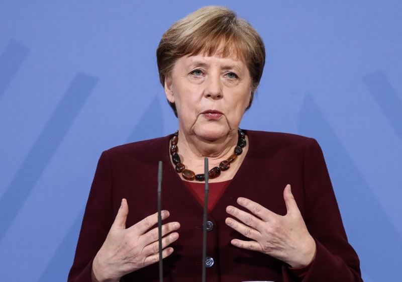Merkel: “AstraZeneca aşısı yaptırırdım ama sıramı bekliyorum”
