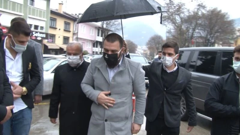 Abdulhamid Han’ın torunu, Bursa’da dedelerinin türbelerini ziyaret etti
