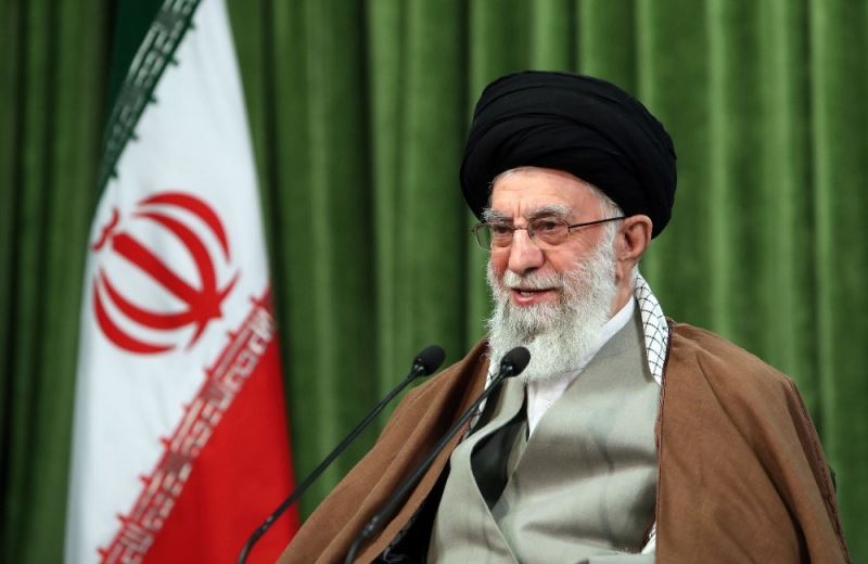 İran Dini Lideri Hamaney’den Trump’a: “Bir önceki ahmak”

