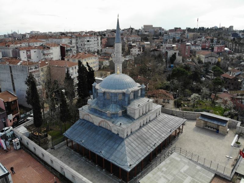 (ÖZEL) Kazasker İvaz Efendi Camii farklılıklarıyla dikkat çekiyor
