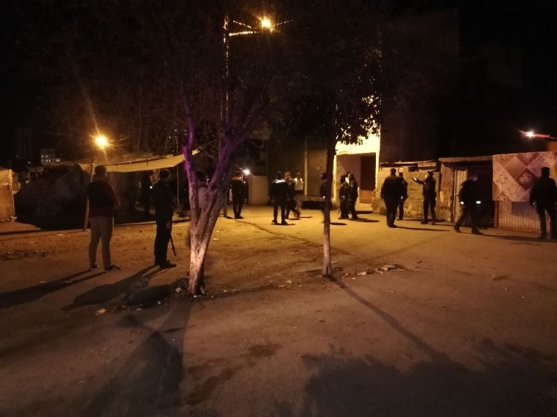Adana’da silahlı çatışma: 3 yaralı
