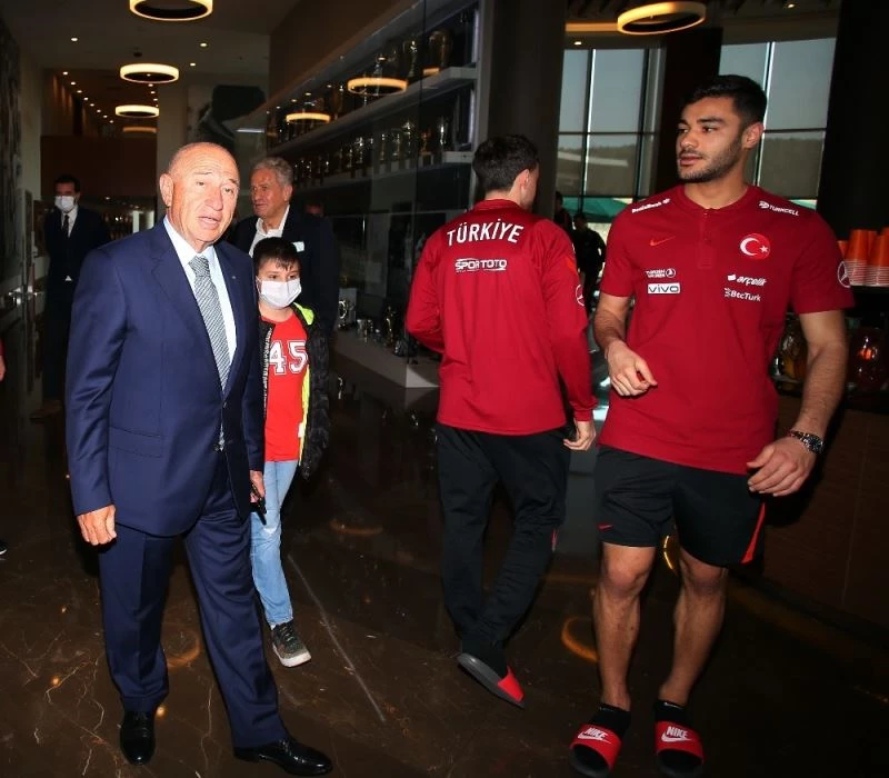 Nihat Özdemir’den Millilere ziyaret
