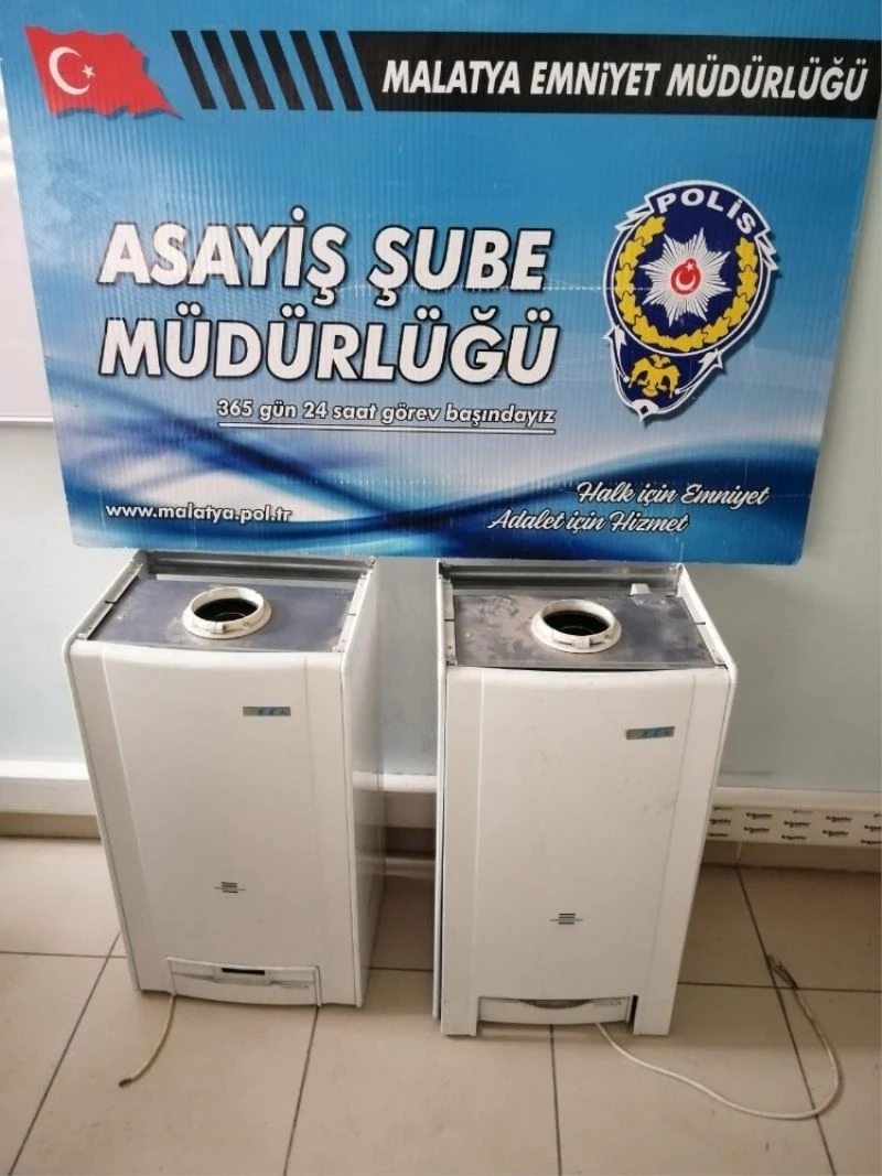 Depremde terk edilen binayı hırsızlar boşalttı
