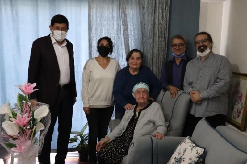 Başkan Özcan, asırlık çınarları unutmadı
