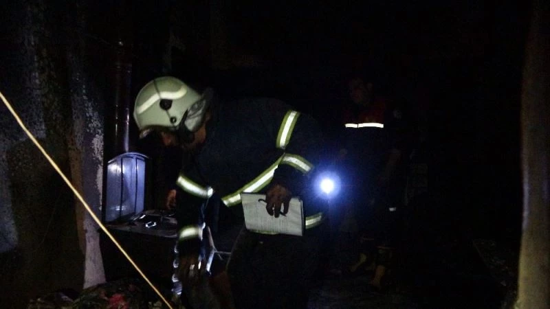 Benzinle sobayı yakarken ev alev aldı: 3’ü ağır 4 yaralı
