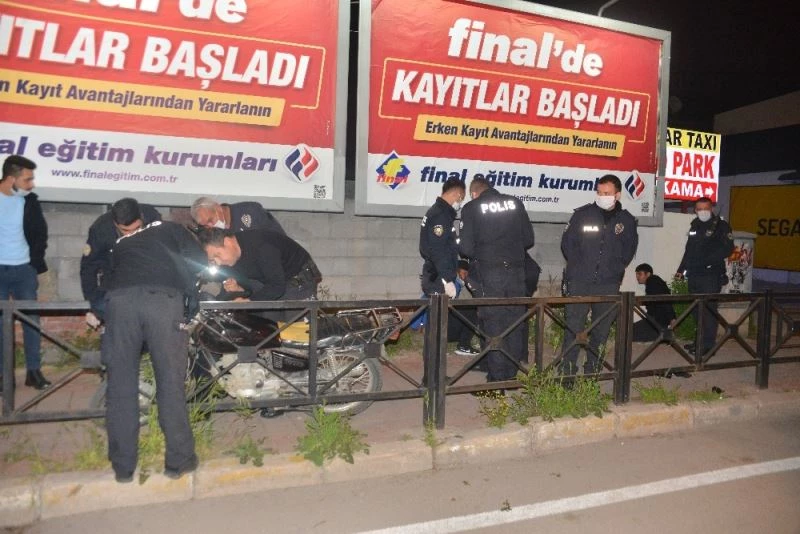 Kucaklarında televizyon, çalıntı motosikletle kaçan 2 şüpheli yakalandı
