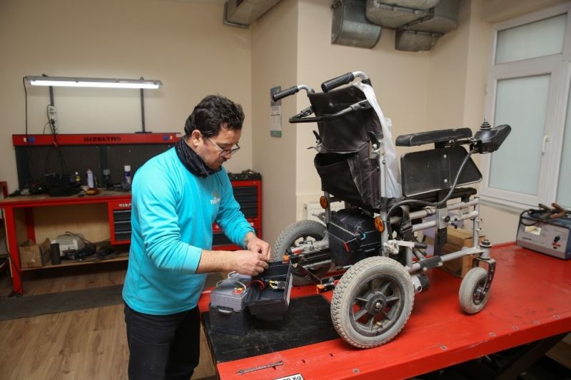 Tekerlekli Sandalye Tamirevi Konak Mahallesi’ne taşındı
