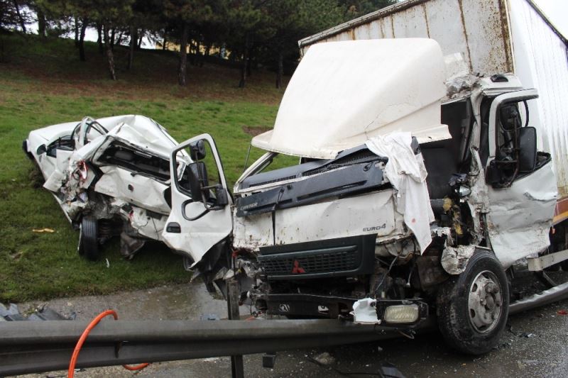 TEM Hadımköy’de zincirleme kaza: 4 yaralı
