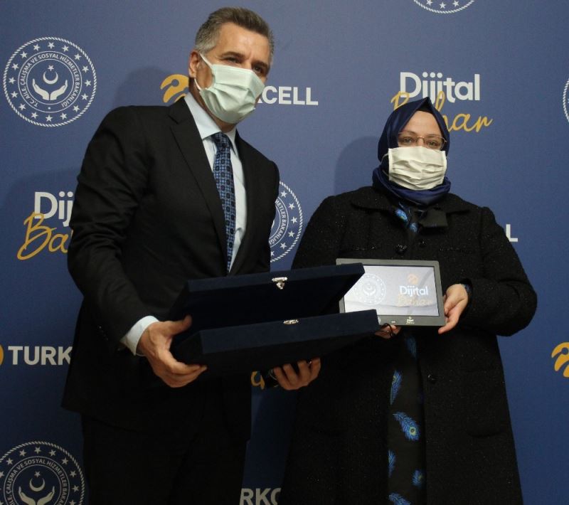 Turkcell tarafından hayata geçirilen “Dijital Bahar” projesi tanıtıldı
