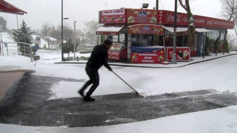 Mart ayında yağan kara esnaf hem sevindi hem şaşırdı
