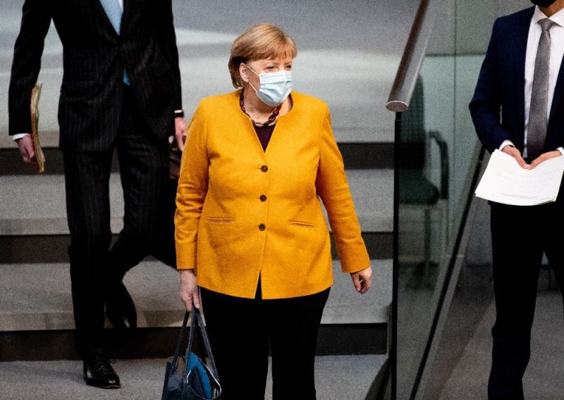 Merkel geri adım attı, Paskalya kısıtlamalarını durdurdu
