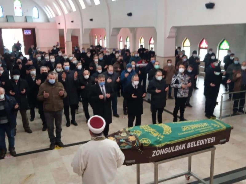 Güler Sav göz yaşları arasında sonsuzluğa uğurlandı
