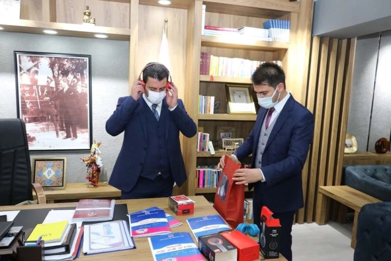 Görme engelli öğrenciler için masal seslendirdiler
