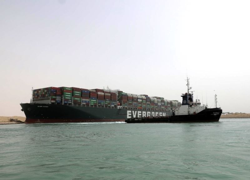 Süveyş Kanalı’nı tıkayan dev geminin sahibi Japon şirketten özür
