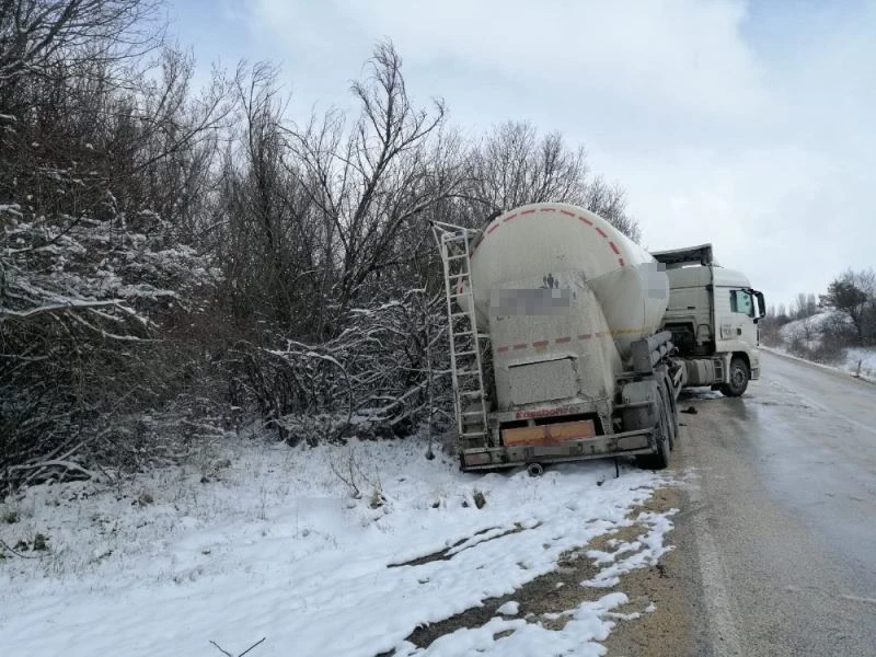 Buzlanma Mihalıççık yolunda kazalara sebep oldu
