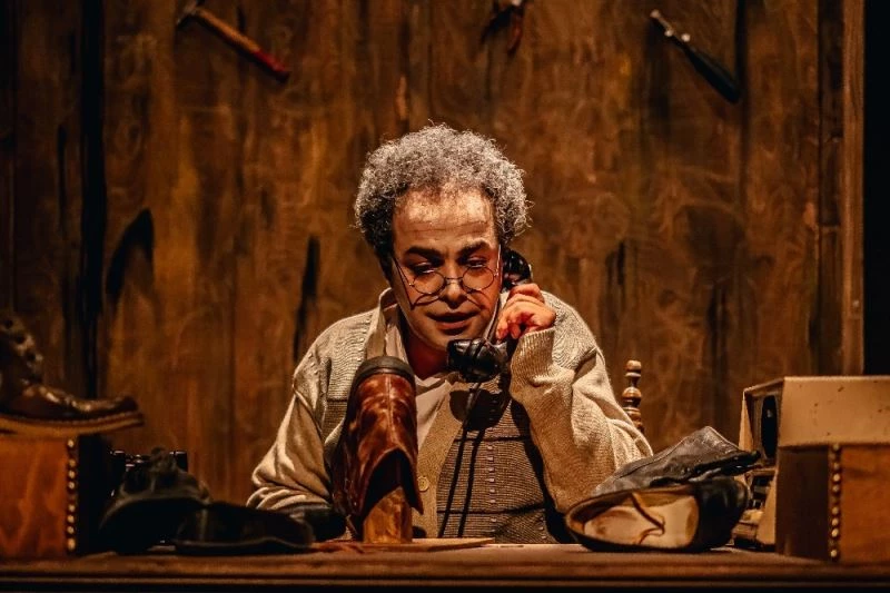 AŞT, Dünya Tiyatrolar Günü’nde evlere konuk olacak
