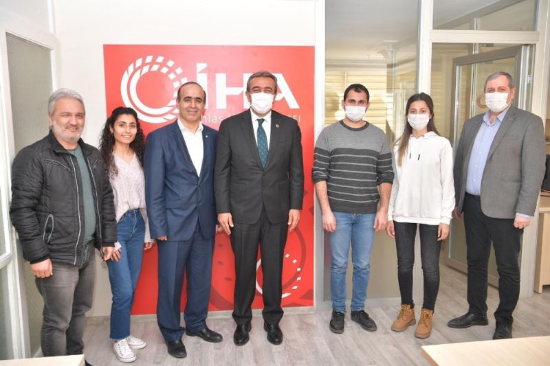 Başkan Çetin ve Rektör Tuncel’den İHA’ya ziyaret
