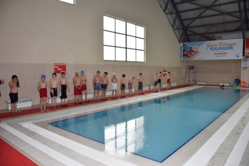 Afyonkarahisar’da ücretsiz yüzme kursları başlıyor
