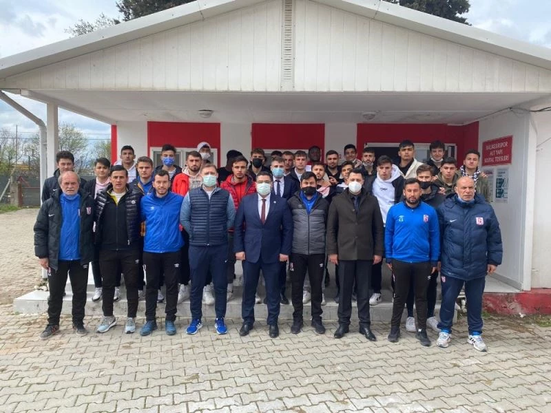 Ülkü Ocaklarından Balkes’e moral ziyareti
