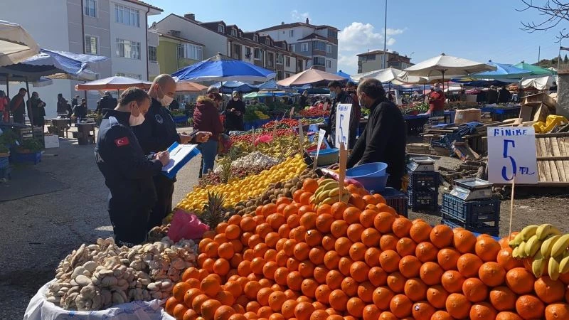 Pazar alanında salgınla mücadele denetimi yapıldı
