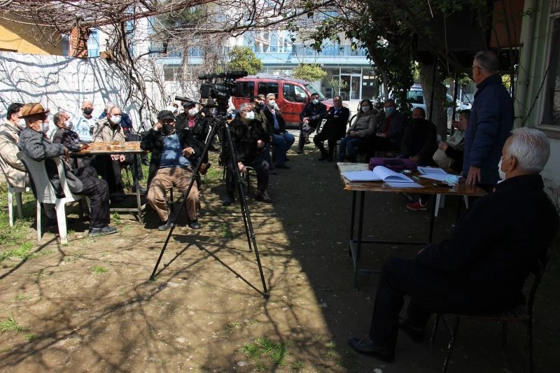 Ev sahibi olacakken, dert sahibi olanlar kongreye gitti
