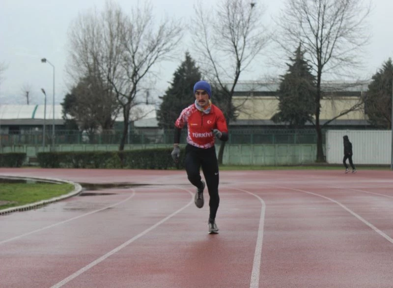(Özel) Otobüs çarptı, yoğun bakımdan çıkıp engelli haliyle koşularda derece aldı
