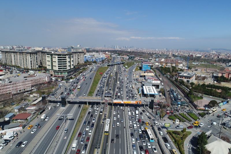 Kısıtlamasız Cumartesi’de İstanbul’da trafik yoğunluğu
