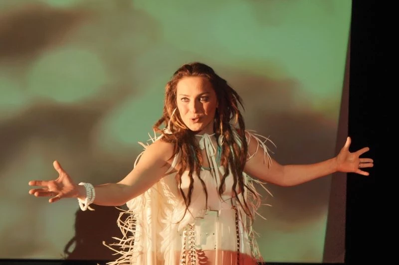 Ayça Bingöl “Ben Anadolu” ile büyüledi
