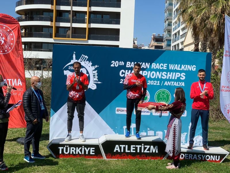 Antalya’daki şampiyonada Şahin Şenoduncu Balkan Şampiyonu oldu
