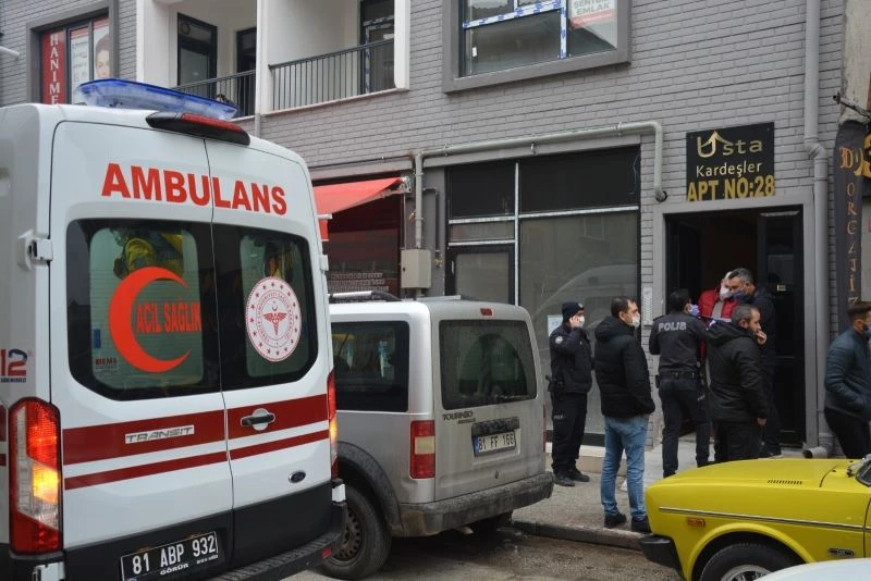 Doğalgaz borusuna bağladığı iple canına kıymak istedi
