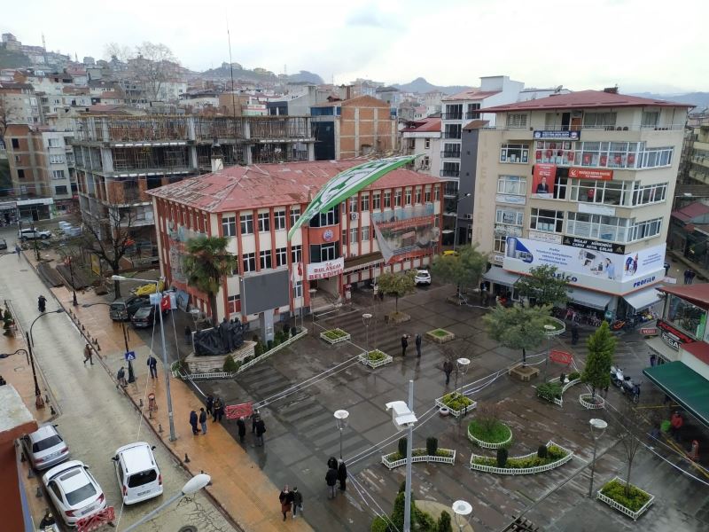 Bulancak’ta belediye yeni binası hizmete giriyor, eski bina yıkılıyor
