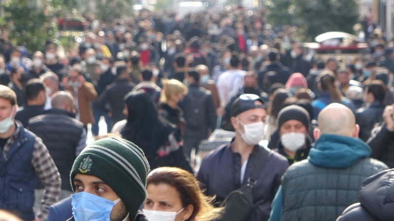 Taksim ve İstiklal’de hafta başı yoğunluğu: Maske takmayanlar gözden kaçmadı
