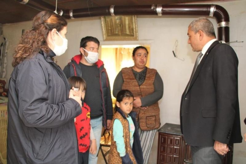 Başkan Kaplan’dan evi yanan aileye yardım eli
