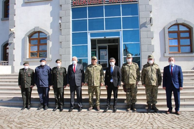 Tuğgeneral Mehmet Yasin Kalın, Oltu Kaymakamlığına ziyarette bulundu

