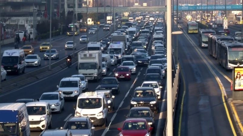 İstanbul trafiğinde ‘yerinde normalleşme’ hareketliliği
