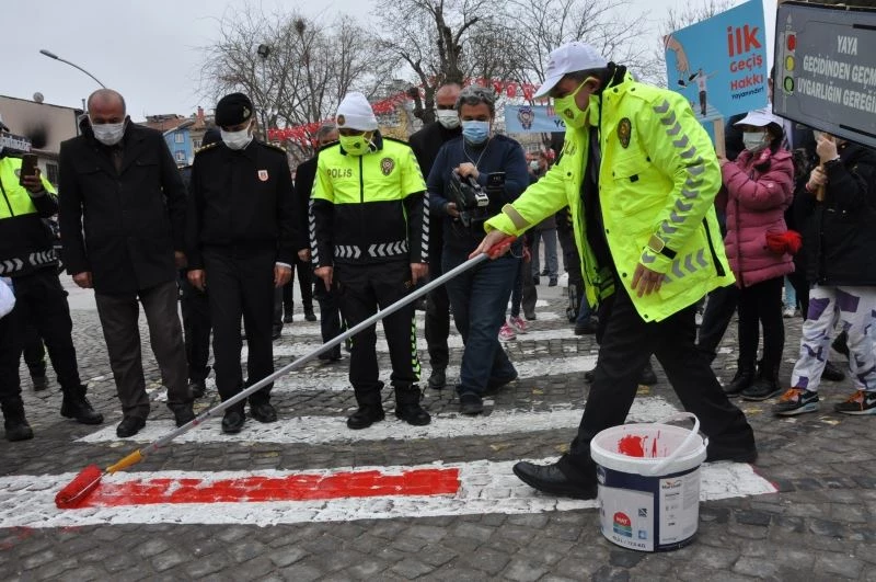 Karaman’da yaya geçidine kırmızı çizgi çekildi

