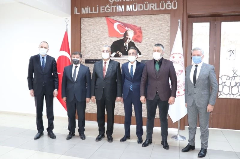 AK Parti Çorum İl Başkanı Ahlatcı: “Çorum’da eğitim kalitesinin artırılması için ne gerekiyorsa yapacağız”