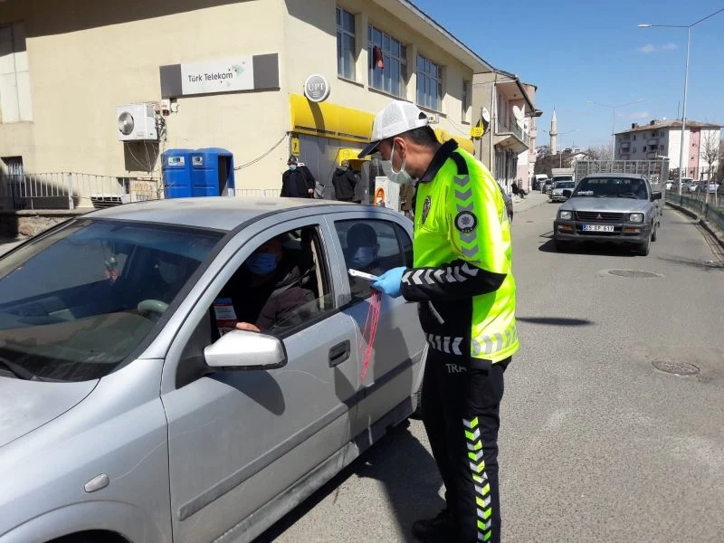 Oltu’da yaya geçitlerine kırmızı çizgi çizildi
