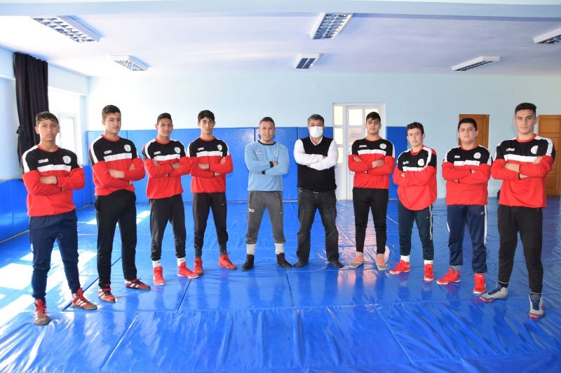 Güreş milli takımı seçmelerine Kumluca’dan 8 sporcu katılacak
