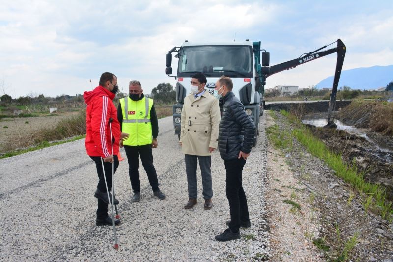 Muradiye’de taşkın riskinin önüne geçiliyor
