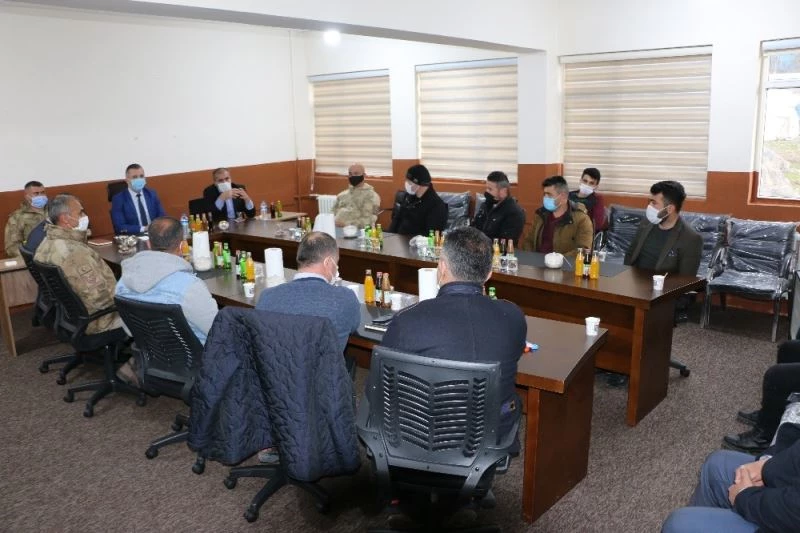 Şenoba Belde Belediye Başkanı Babat esnafla bir araya geldi
