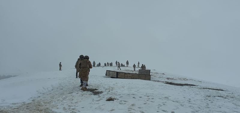 Bitlis’te askeri helikopterin düştüğü bölgede çalışmalar zorlu şartlarda devam ediyor
